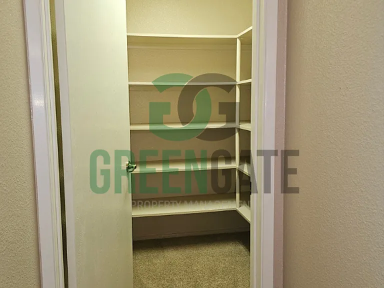 3557 Claremont Ave — Photo 23