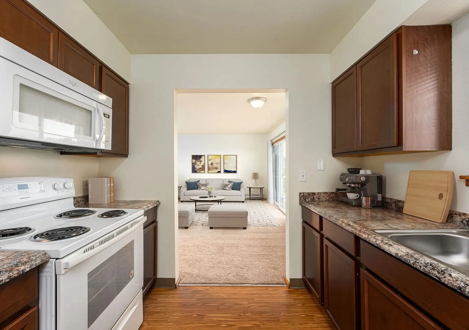 Island View Apartments — Photo 3