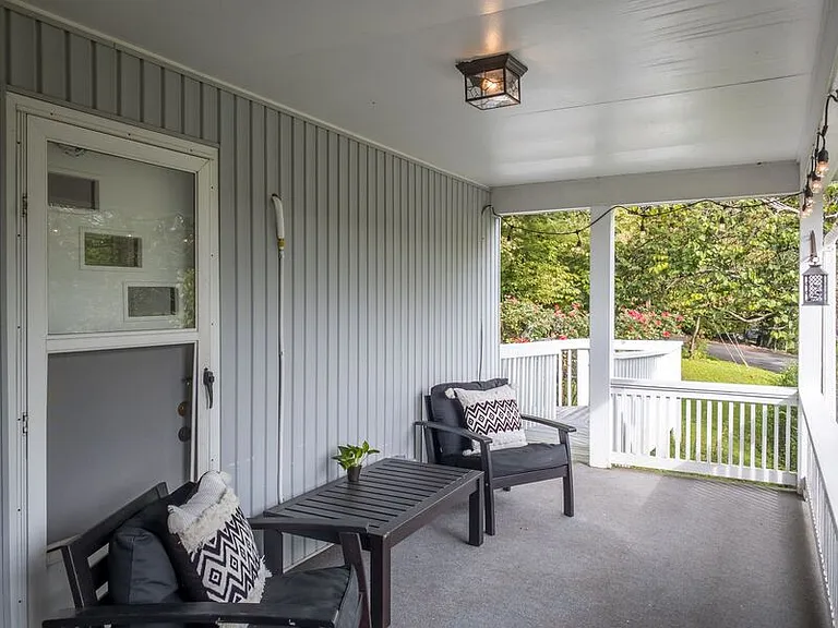 39 Reese Rd — Photo 2