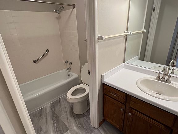 5th image of 1625 Elmwood Ave #8