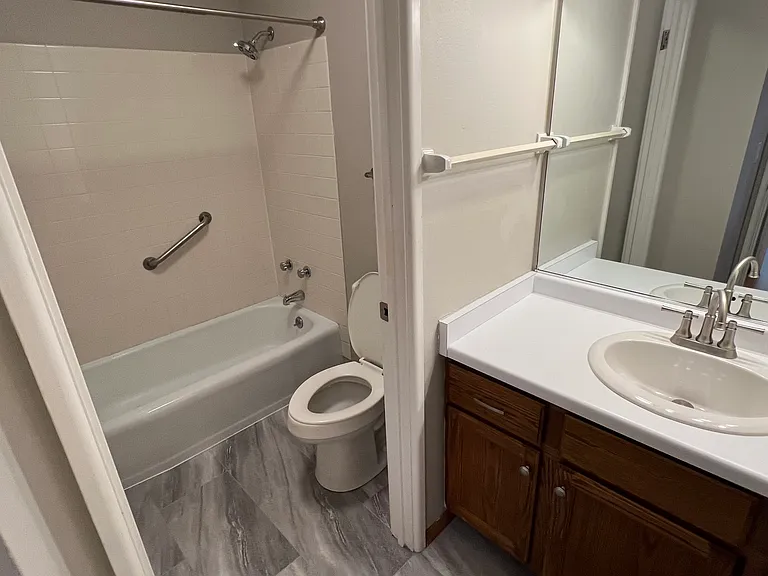1625 Elmwood Ave #8 — Photo 5