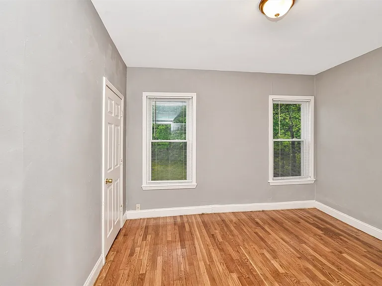 352 Norfolk St #1 — Photo 9