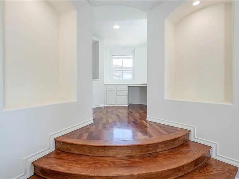 7371 Siena Dr — Photo 17