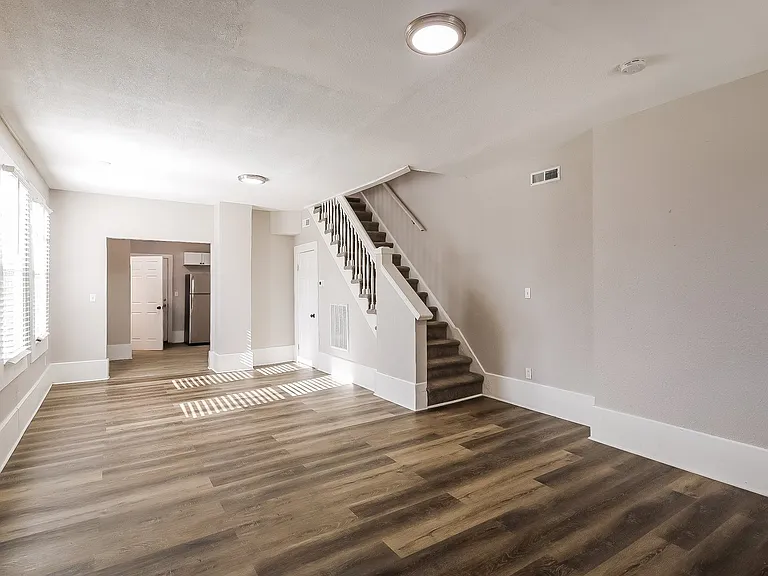 857709_018_living_room_13327358.jpg