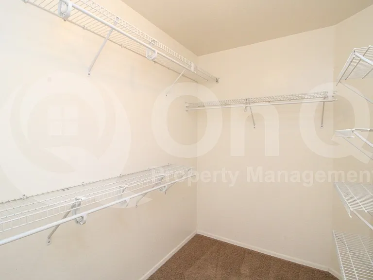 4273 E Oakland St — Photo 18