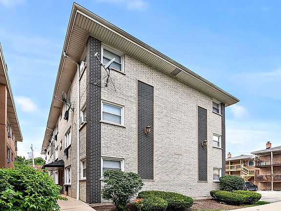 3rd image of 33 Rockford Ave APT 2W