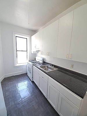 1st image of 902 44th St #B26