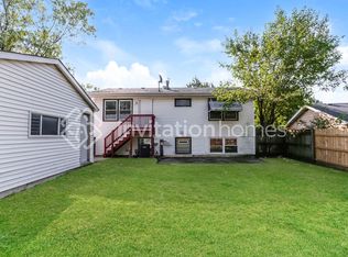 113 Davis Ct, Bolingbrook, IL 60440
