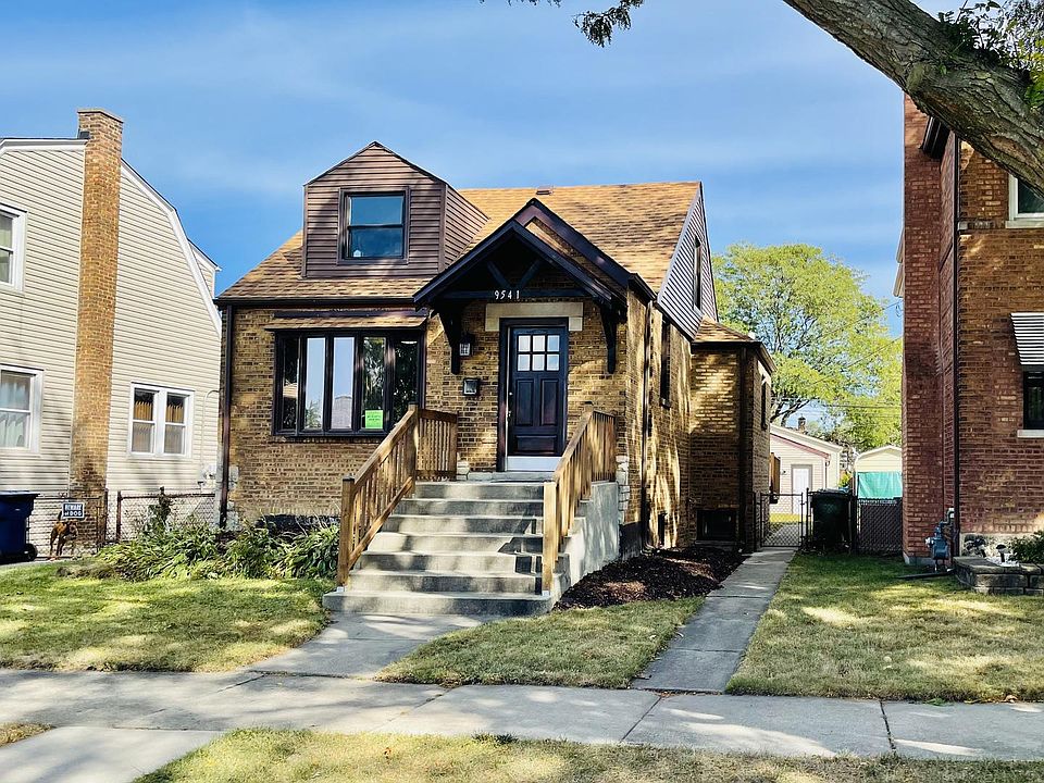 1st image of 9541 S Francisco Ave
