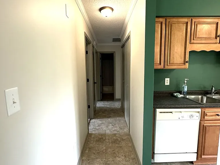833 Mill River Rd — Photo 11