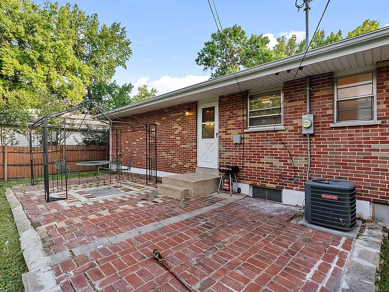 813 Riderwood Dr — Photo 31