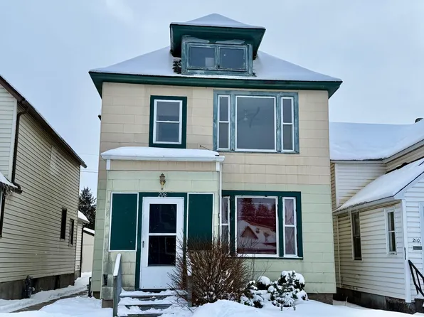 208 5th St S, Virginia, MN 55792