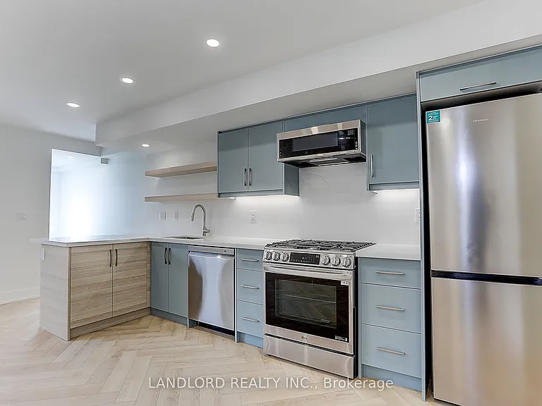 71 Livingstone Ave #LOWER — Photo 17