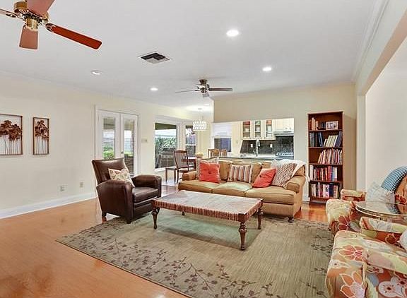 2nd image of 4513 Taft Park