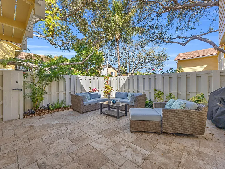 234 Seabreeze Cir — Photo 21