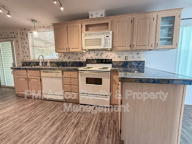 3515 Zephyr Ln — Photo 9
