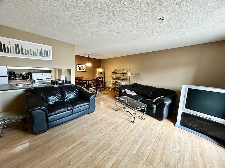 200 Richard St #437 — Photo 8