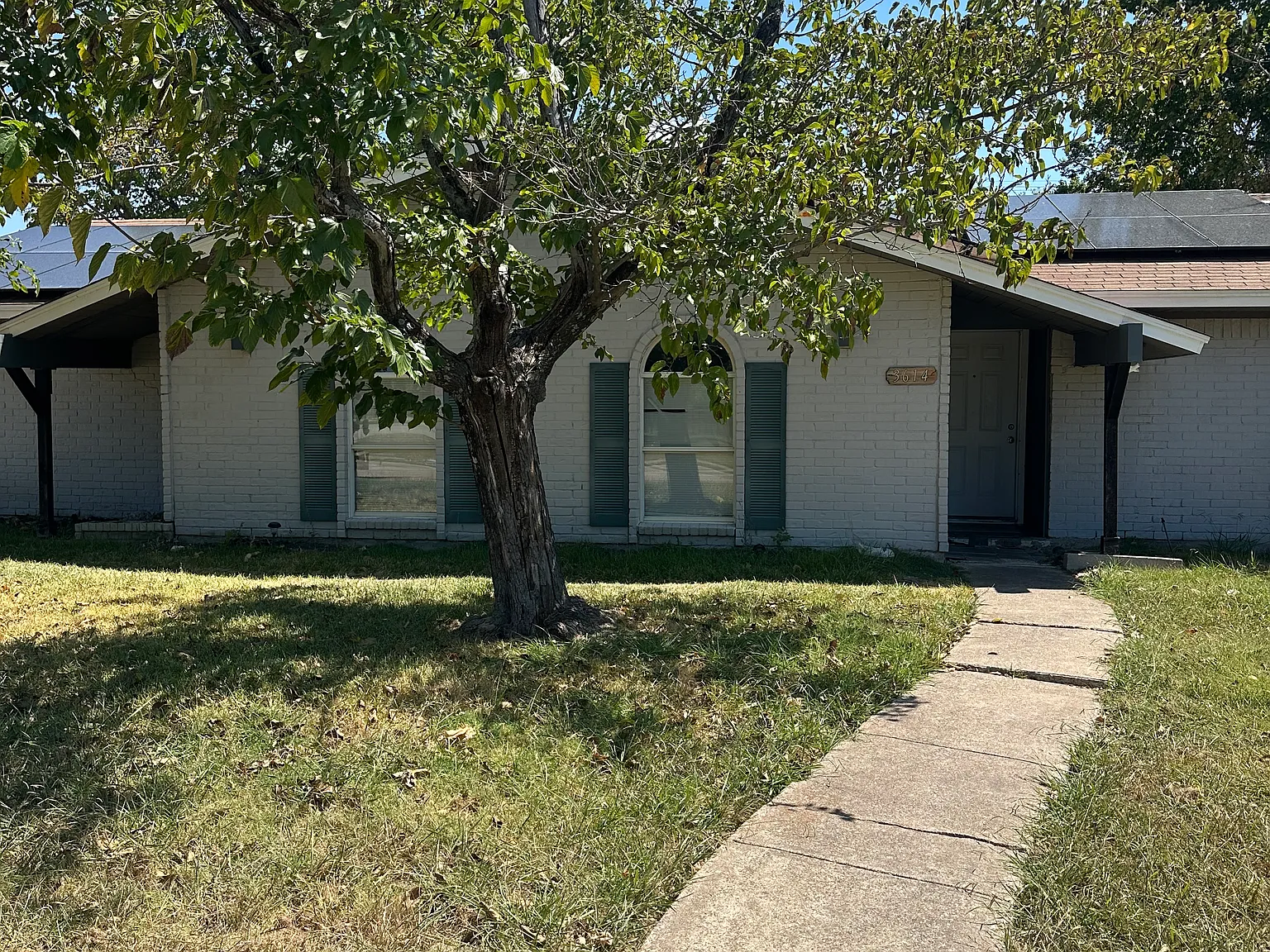 4 bed, 2012 sqft, $3,200 — Photo 1