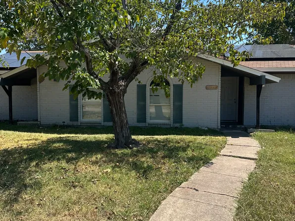 3614 Skyline Dr, Rowlett, TX 75088