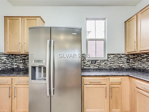 4th image of 5566 Spiceberry Dr