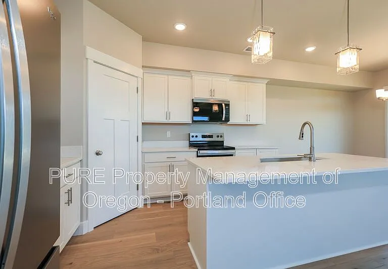 504 NE Trillium Dr — Photo 14