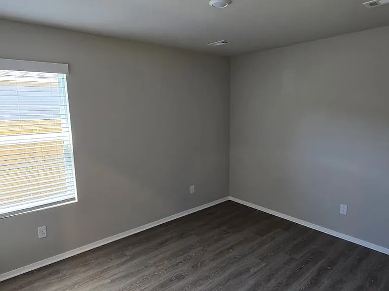 6605 NW Kathleen St — Photo 25