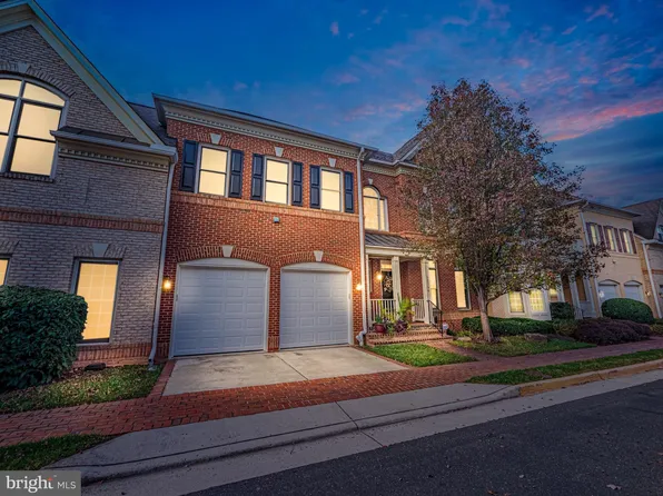 12754 Lavender Keep Cir, Fairfax, VA 22033