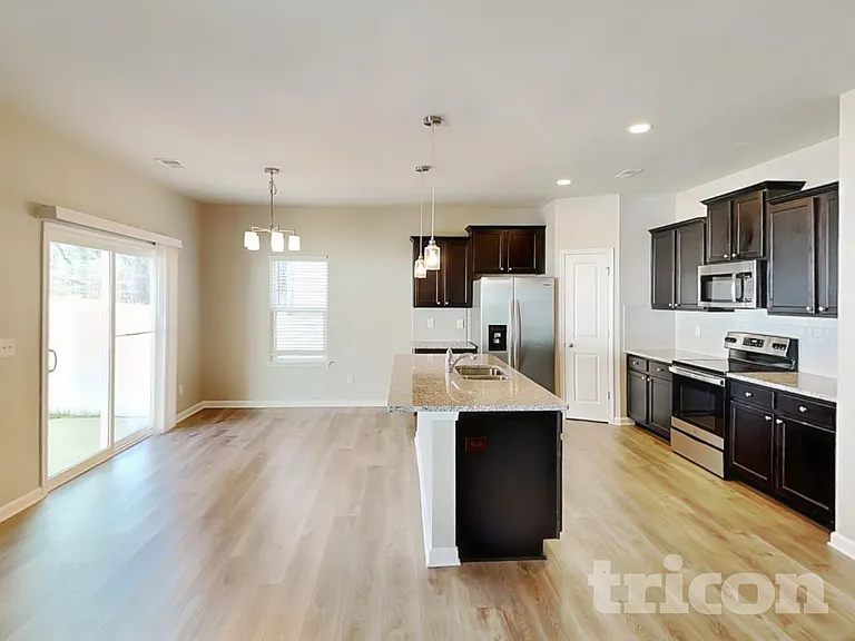 115 Spring Knoll Dr — Photo 3