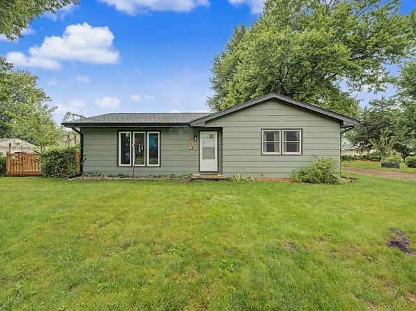 121 S Sycamore St, Cambridge, IA 50046