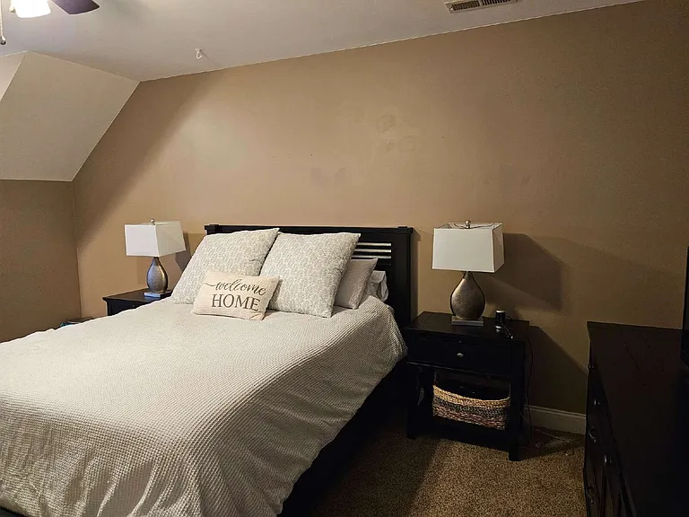 305 Skipping Water Dr — Photo 32