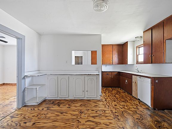 5th image of 123 N 7th St