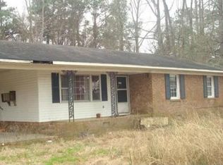 1939 Pinewood Rd, Fairmont, NC 28340