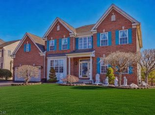 4 ELM DR, Clinton Twp., NJ 08809