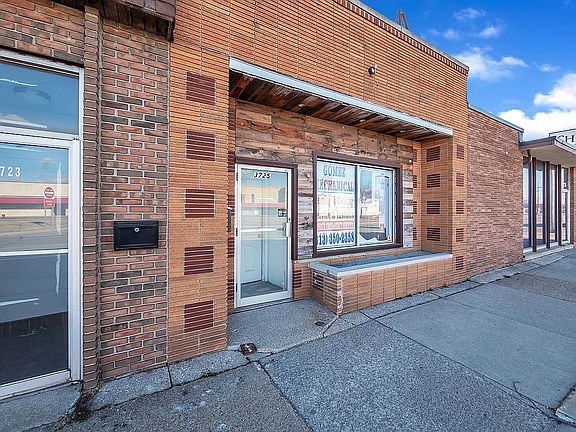 2nd image of 3725 Fort St