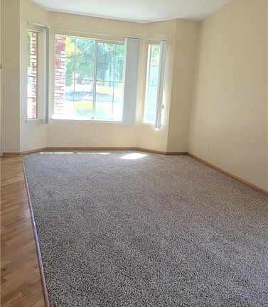 3rd image of 2740 S Malcolm Ave