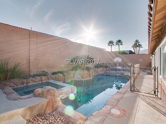 3rd image of 9713 Drumcannon Ave