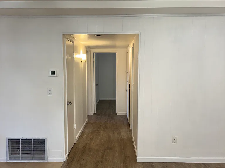 7000 Saranac St #9 — Photo 12