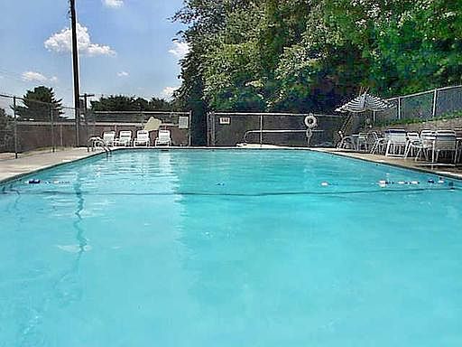2nd image of 1041 S Sunset Dr APT K