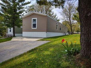 65 Meadowbrook Park Dr, Iron Ridge, WI 53035