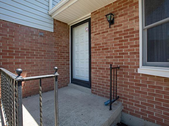 2nd image of 2481 Eastridge Dr