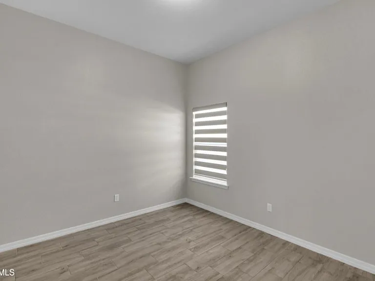 13729 Lago Vista Ave — Photo 25