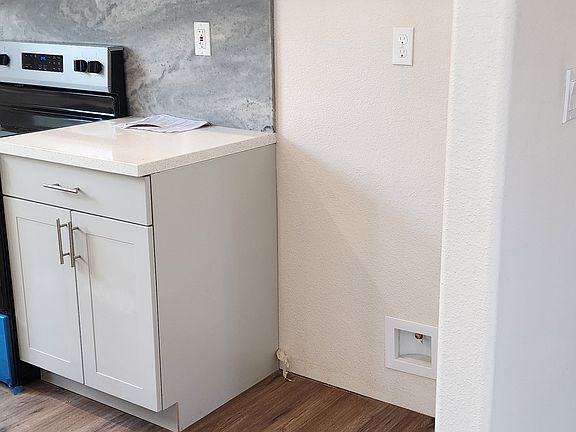3rd image of 1405 Villa Way