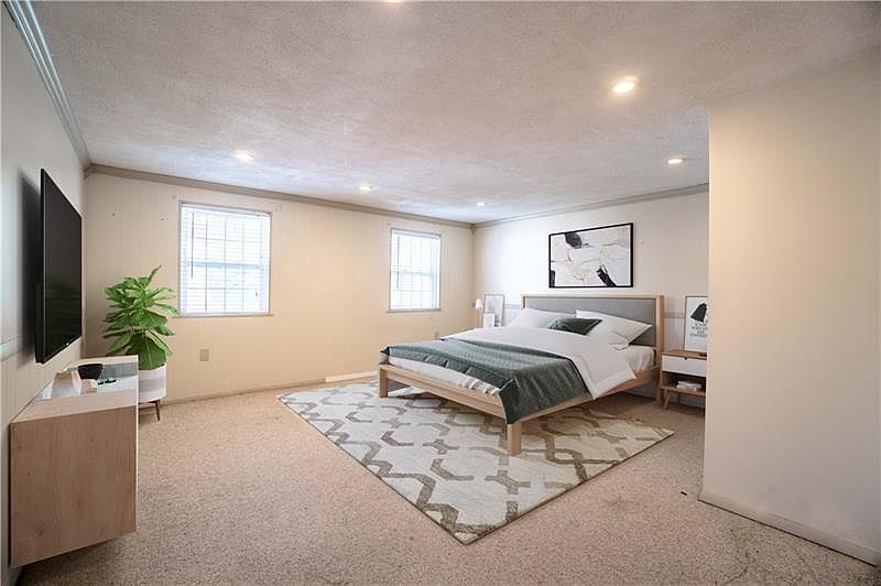 Spacious Duplex in the Heart of South Side Flats Apartment Rentals