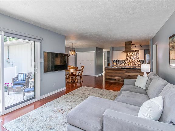 5th image of 533 Nelson Dr