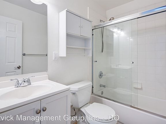2nd image of 467 Clinton St APT 2