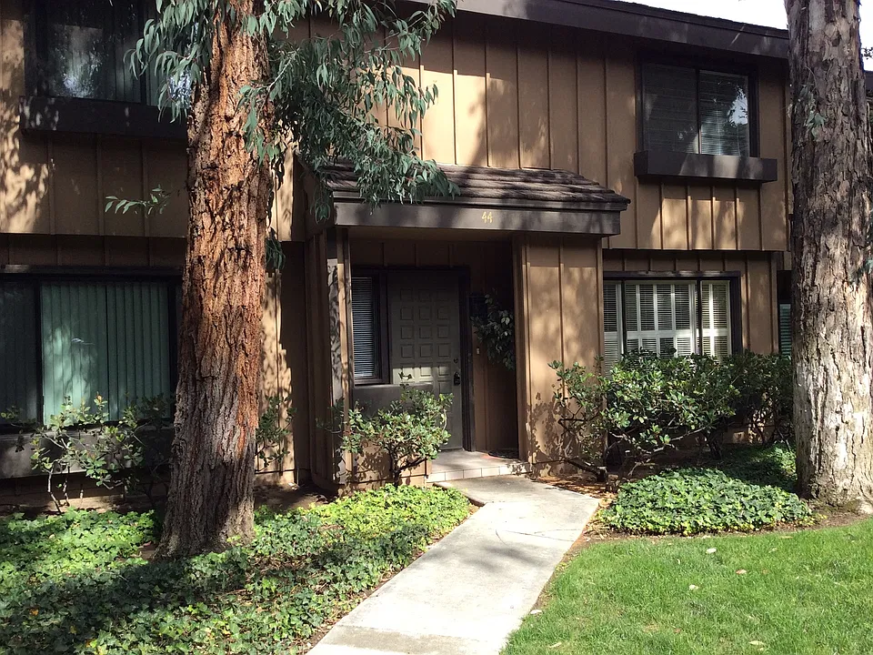 9741 Reseda Blvd #44
