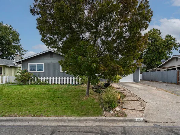 112 Saxbury Dr, Central Pt, OR 97502