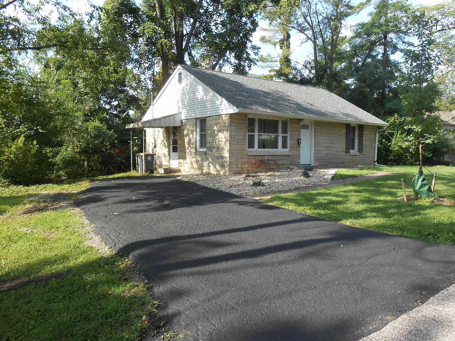 2 bed, 1.0 bath, 816 sqft, $1,800 — Photo 3