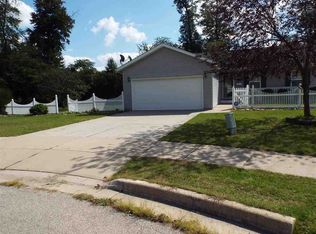 323 Ardennes Ct, Mishawaka, IN 46545