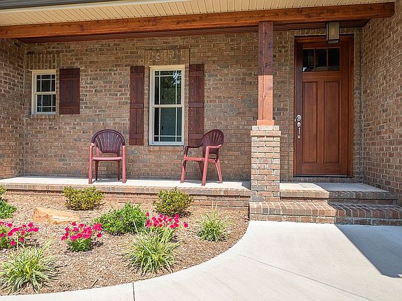 3rd image of 1311 Broomsage Ln